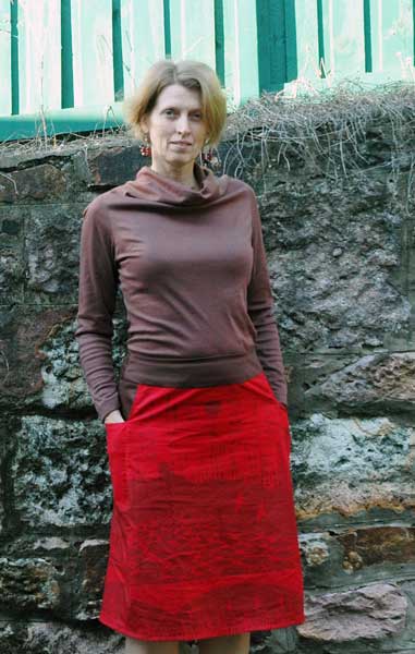 DSC_9513--Vogue-8597-&amp;-A-line-side-pocket-skirt-Bird-Textiles